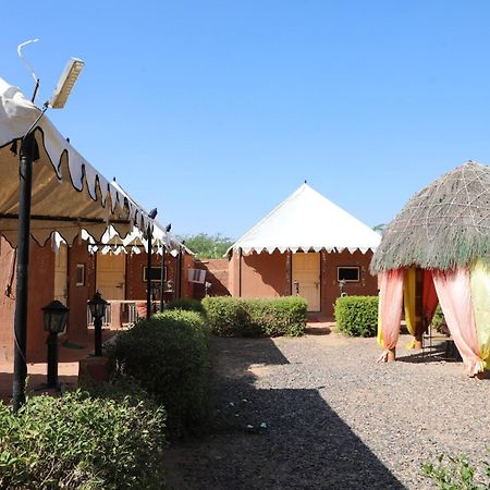 Khuri Resort Esterno foto