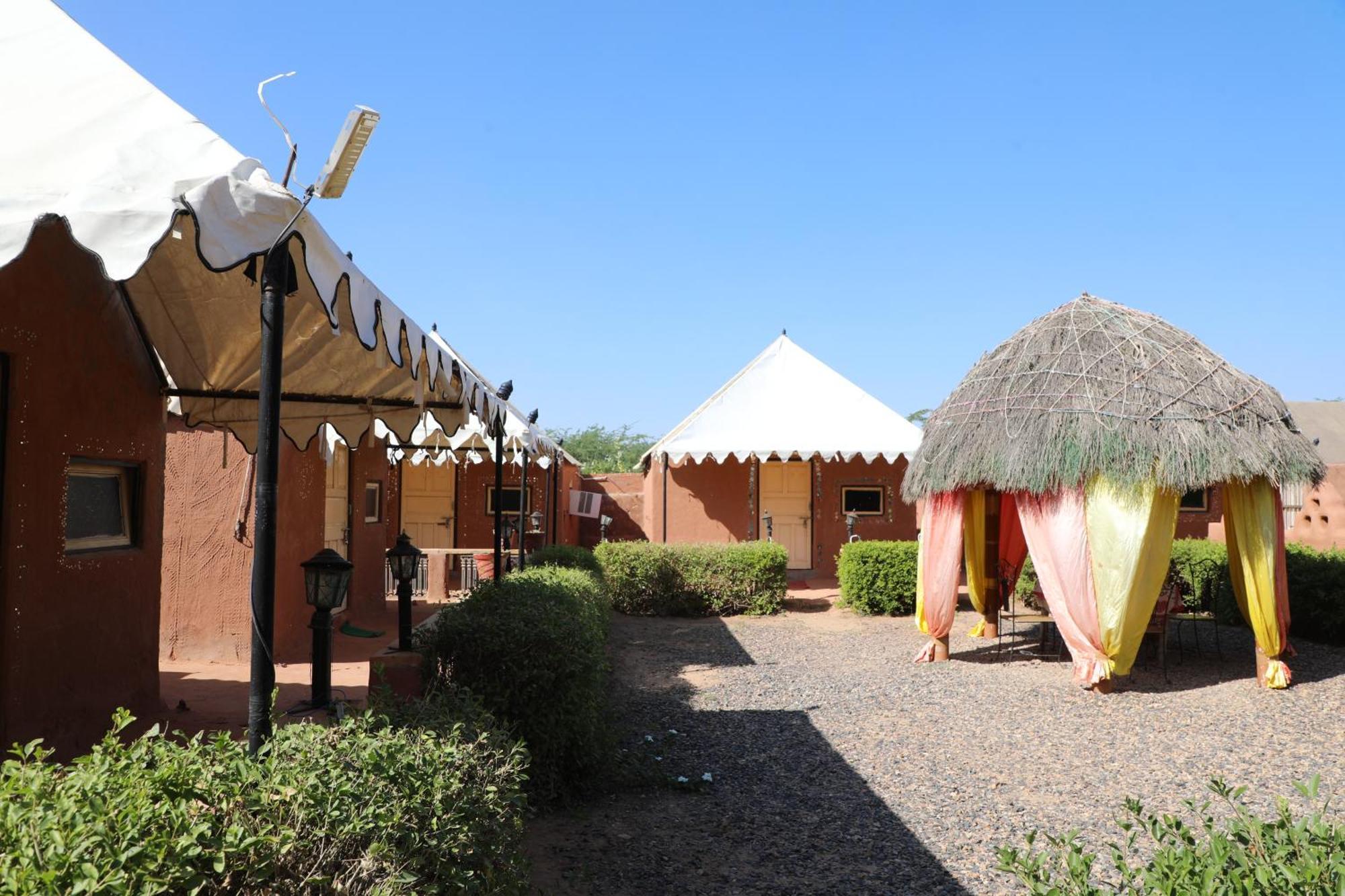 Khuri Resort Esterno foto