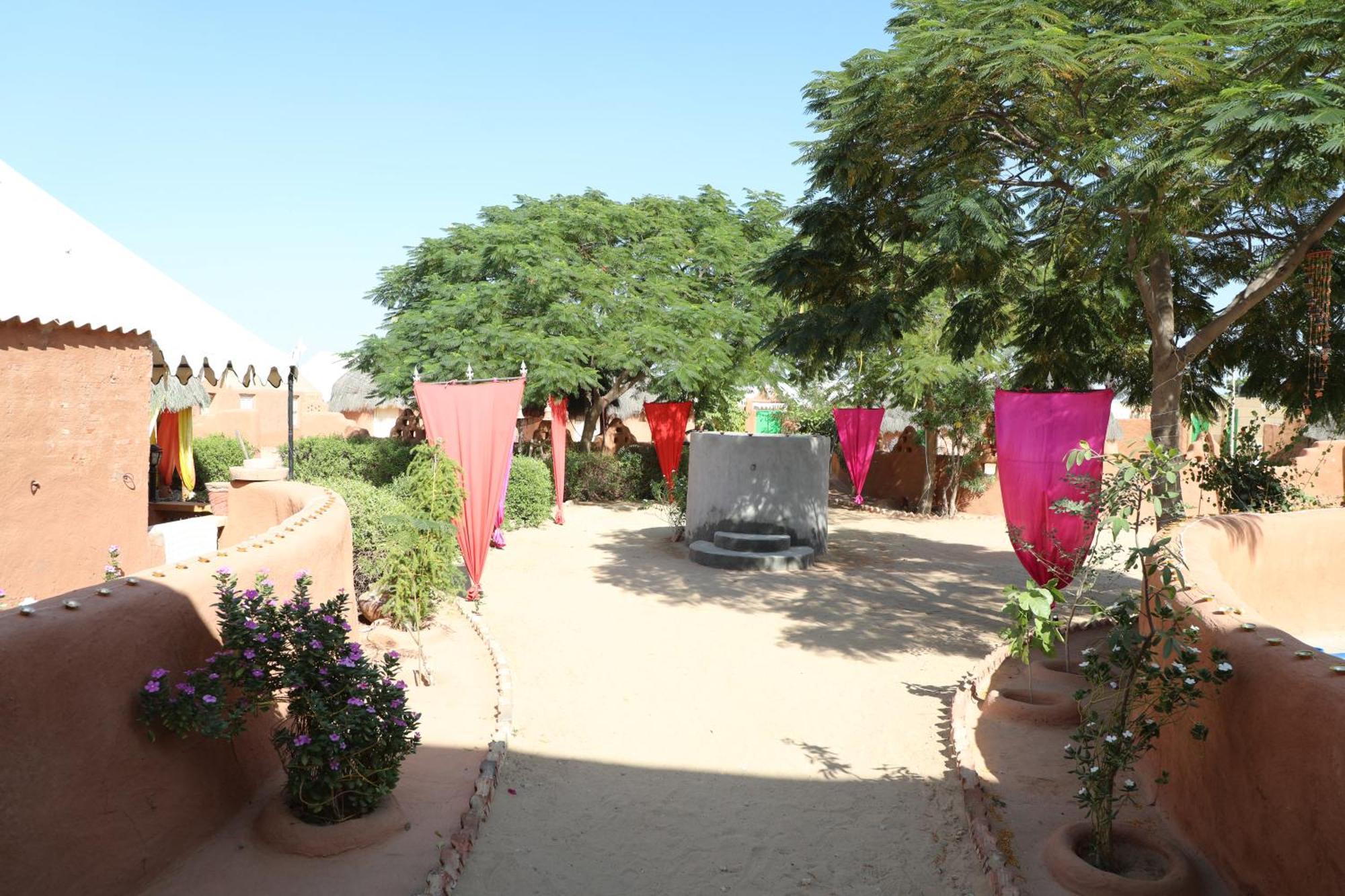 Khuri Resort Esterno foto
